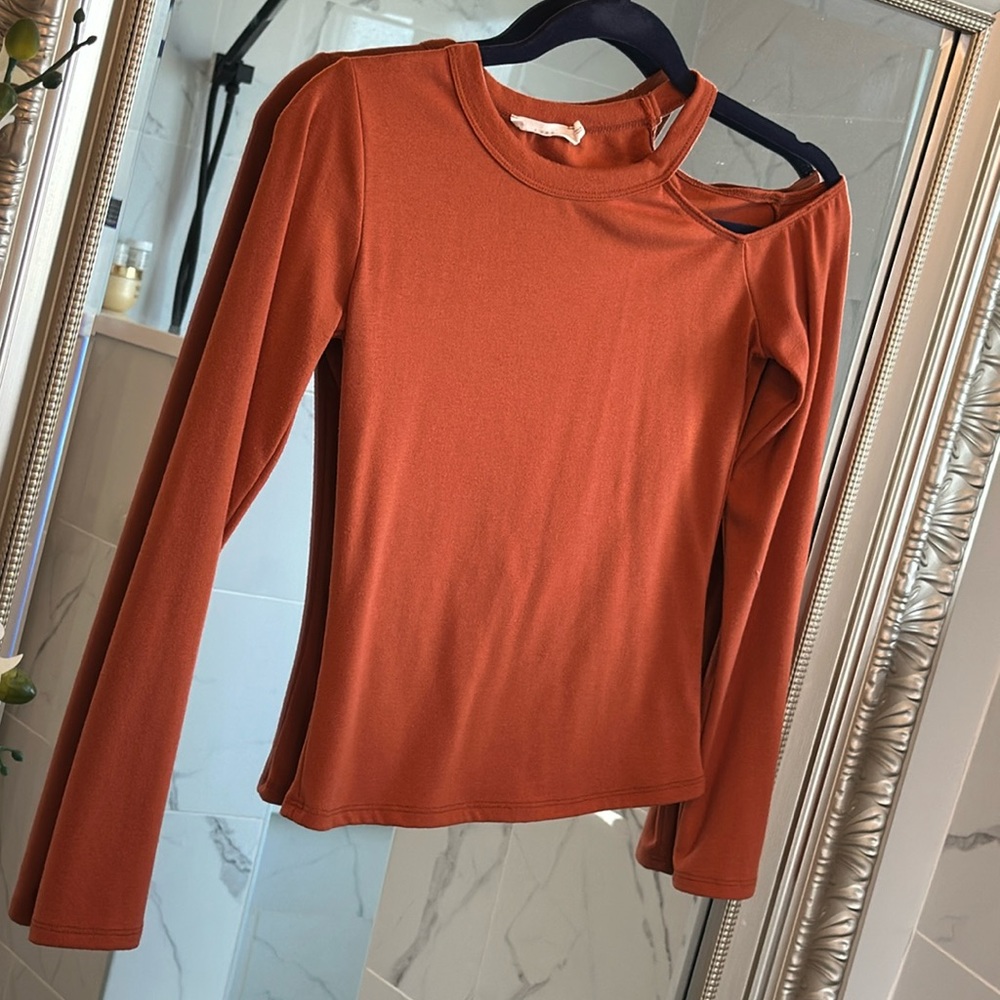 Lush size extra, small, open shoulder shirt